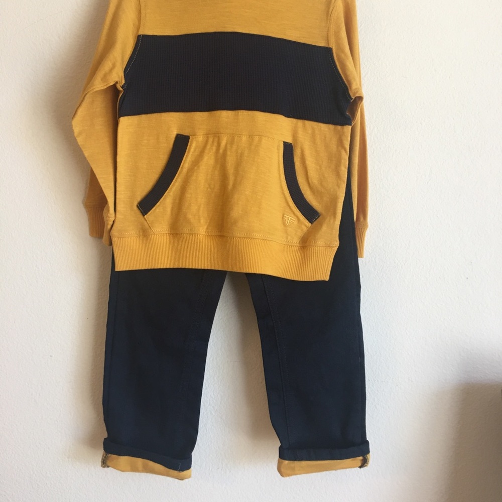Tahari boy 2 pc Set (New)